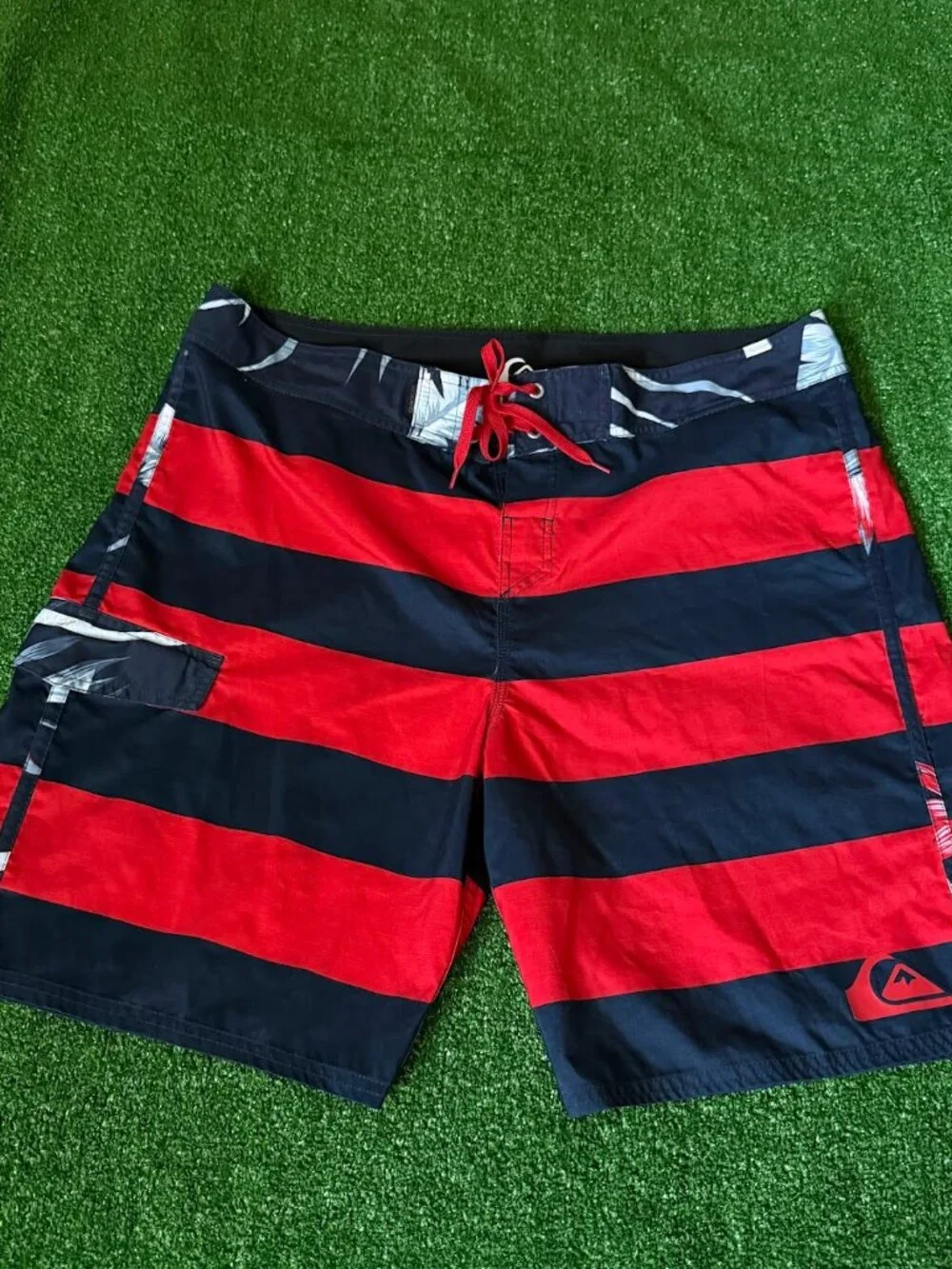 Quiksilver Men's Board Shorts Swim Trunks Size 38 Striped DryFlight Technology